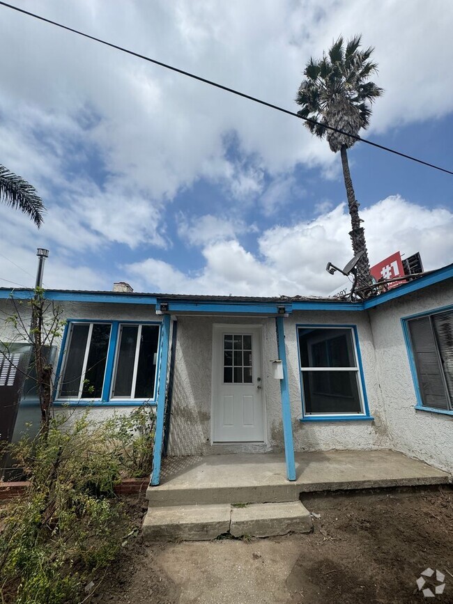 Building Photo - Charming 1-Bedroom Home in Desirable Torra...