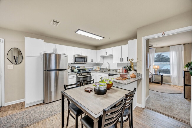 72-21 Oaks - Model - Kitchen (12)