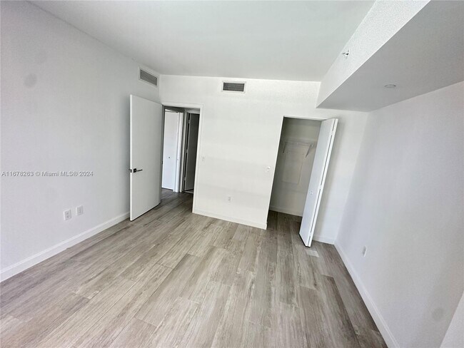 Photo - 55 SW 9th St