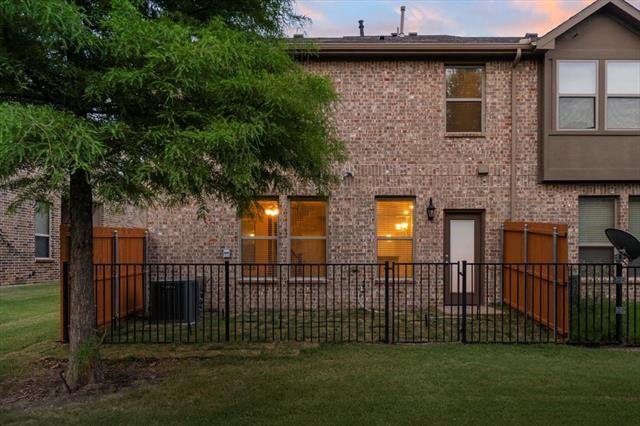 Photo - 6329 Hermosa Dr