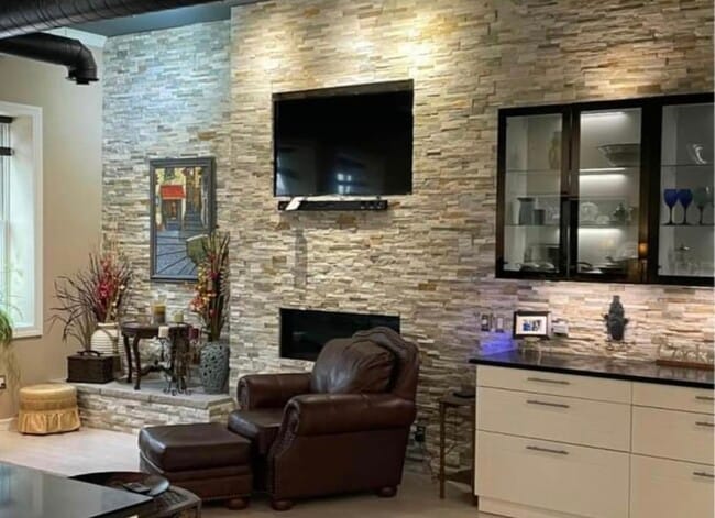 Tv, Gas Fireplace - 13 S Barstow St Unit 1