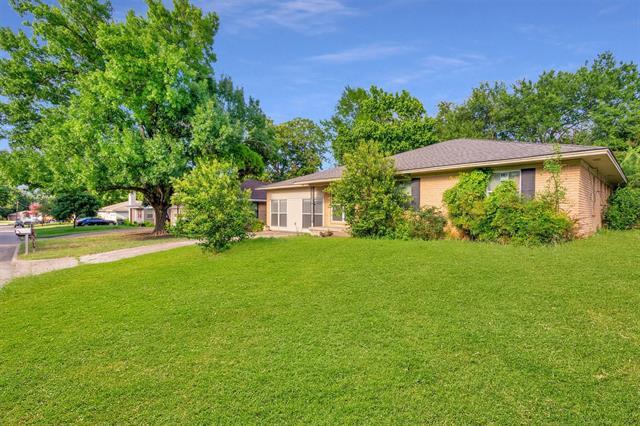 Photo - 406 N Bonham Dr
