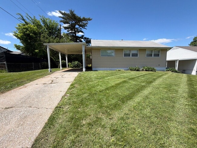 Building Photo - 457 Shepley Dr