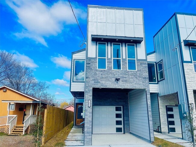 Building Photo - 7931 Fowlie St