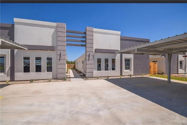 Building Photo - 23 West Dr Unit 2