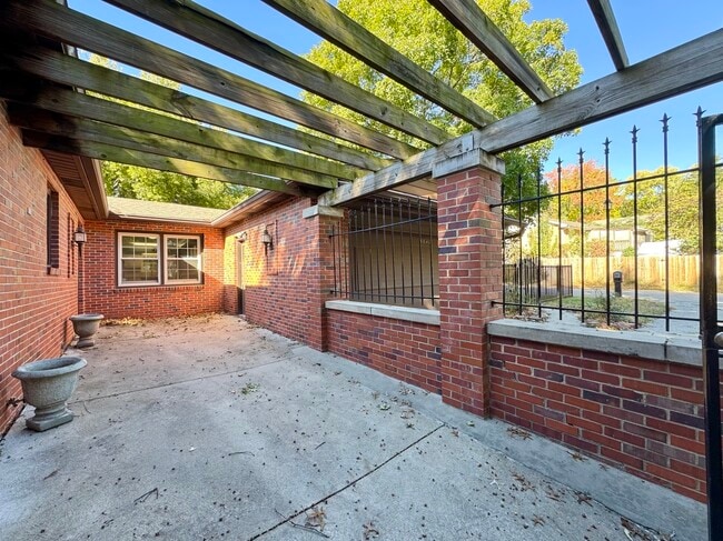 Photo - 3640 Walnut St