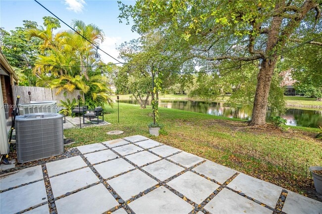 Photo - 3753 Estepona Ave