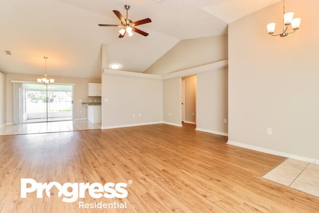 Photo - 38926 Carr Dr