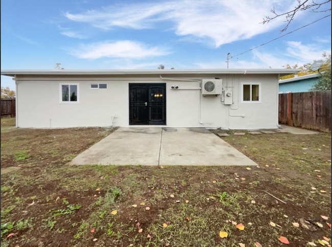 Photo - 5928 Lila Ln