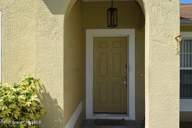 Photo - 939 Lyons Cir NW