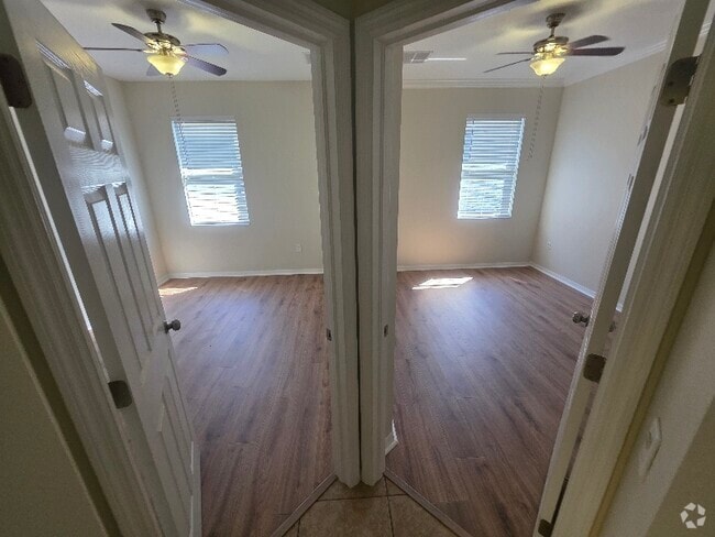Building Photo - 2528 Ladoga Dr Rental