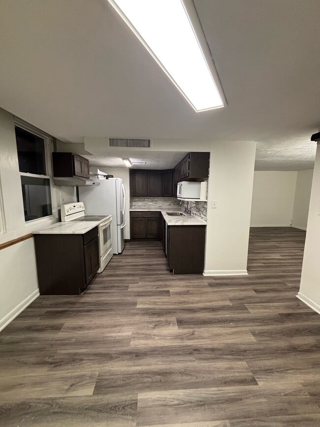 Photo - 120 S 38th Ave