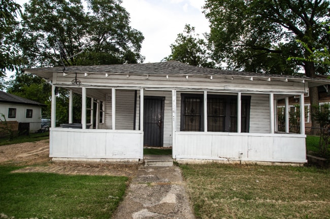 Building Photo - 4306 Metropolitan Ave Rental