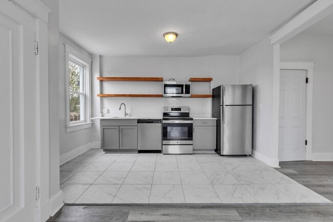 Photo - 3221 The Alameda