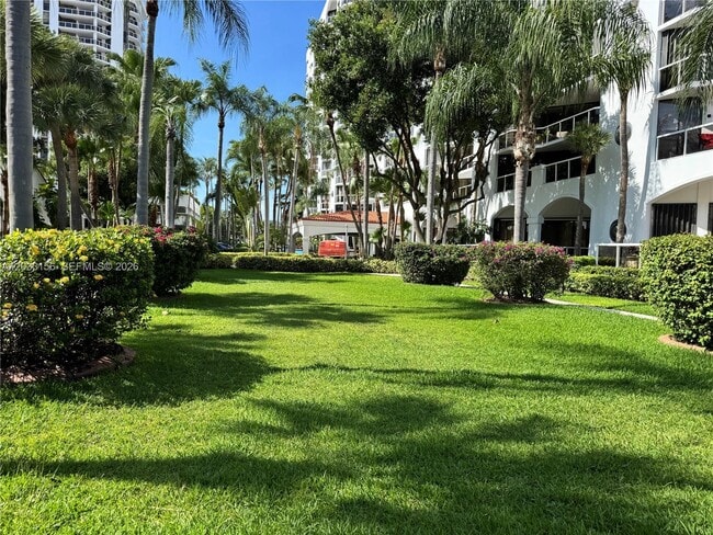 Photo - 3610 Yacht Club Dr Unidad 312