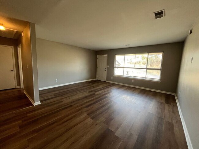 Photo - 3987 Teakwood Dr Unit B