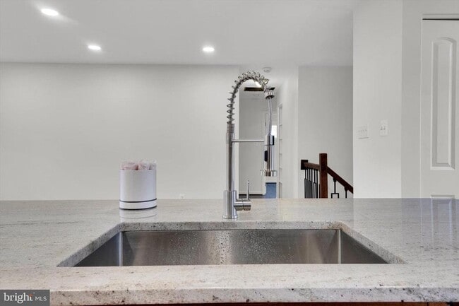 Photo - 4224 Kinmount Rd