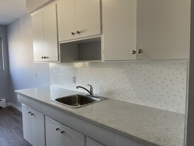 Photo - 7 Vimy Crescent Unit 16