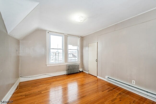 Photo - 235 N 7th St