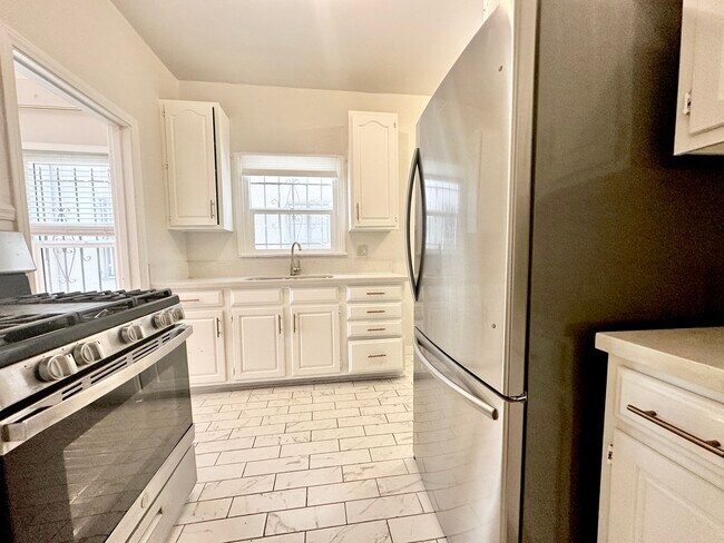 Photo - 350 N Ogden Dr