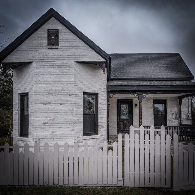 Photo - 700 Shull St