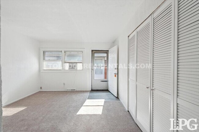 Building Photo - 2659 Consaul St Unit 2 Rental