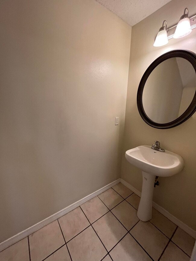 Photo - 204 Johnson Ct