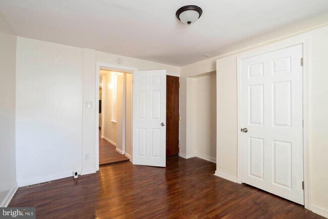 Photo - 2542 N Water St