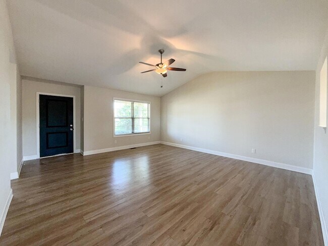 Photo - 1140 Orchard Dr
