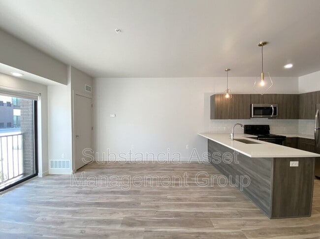 Photo - 1677 Midtown Pl