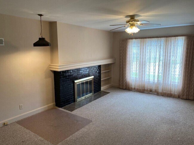 Photo - Triplex West 2nd & M