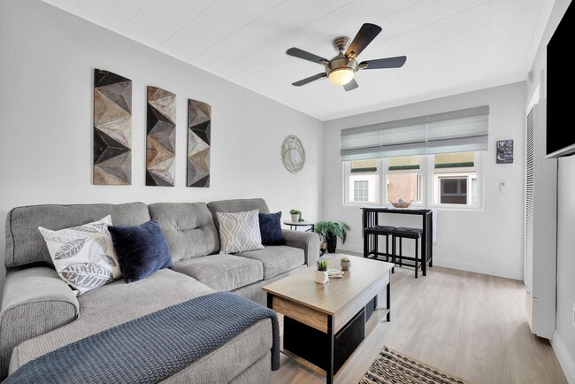 Building Photo - Furnished & Remodeled 1BR Guest House w/ Private Entry – Walk to Beach, Crown Point