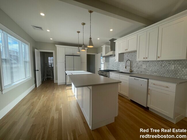 Photo - 1166 Fellsway Unit 2