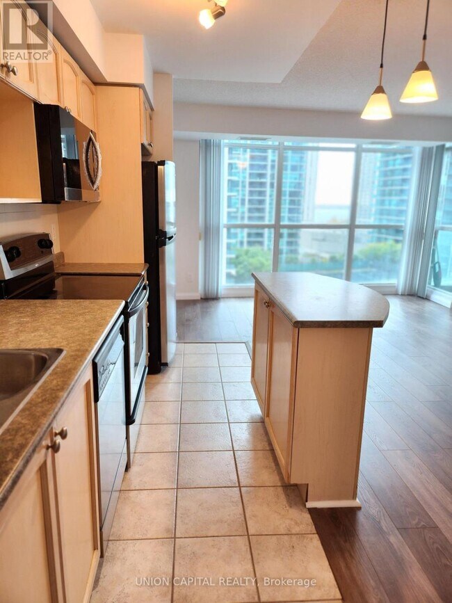 Photo - 18 Yonge St Unit 1113