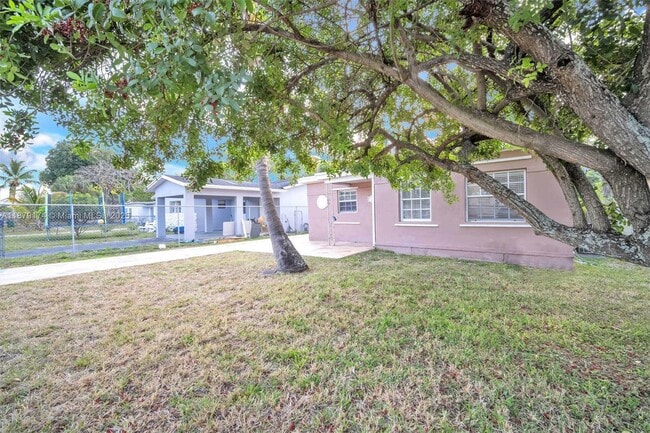Photo - 115 NW 28th Ave