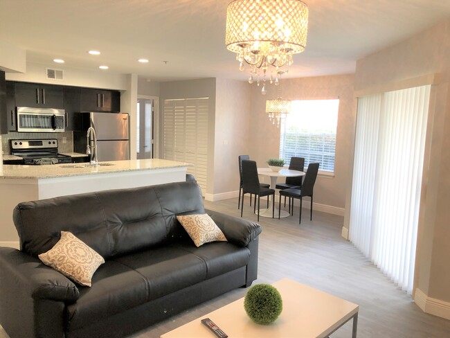 Viviendas totalmente amuebladas - 7240 Westpointe Blvd