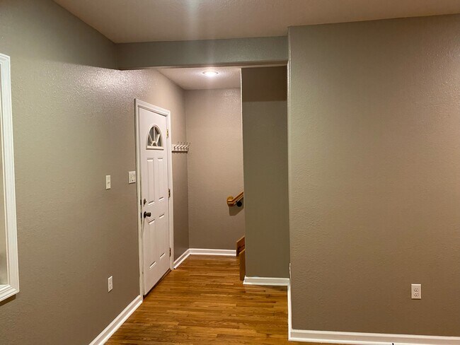 Photo - 301 Cumberland St