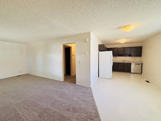 Photo - 1265 Crandall Ave S