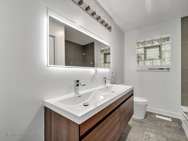 Photo - 515 N Marion St Unit 1