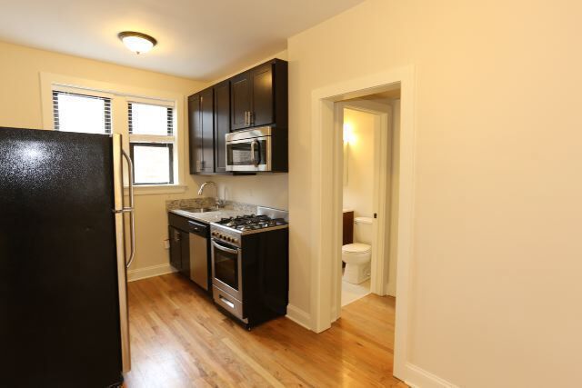 Photo - 4039.5 N Ashland Ave Unit W3