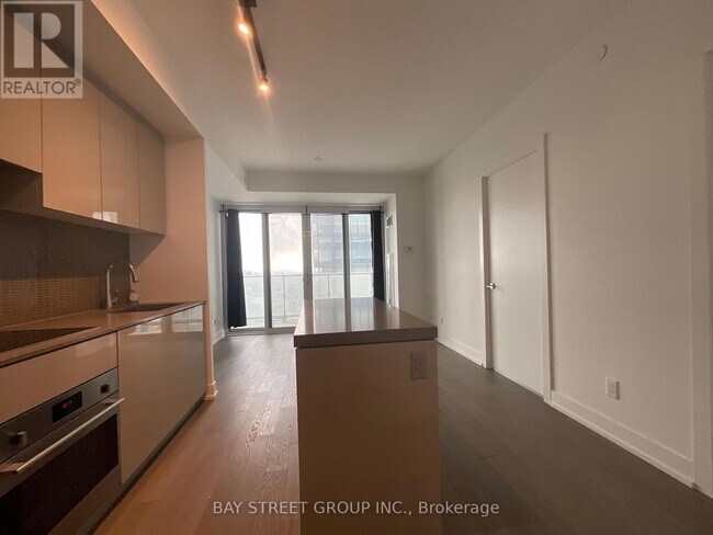 Photo - 7 Grenville St Unit 5213