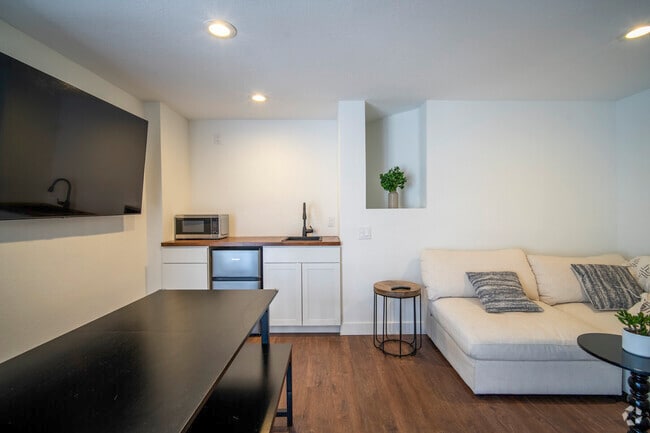Building Photo - 2912 Via Hidalgo Unit 2912 via Hidalgo b Rental