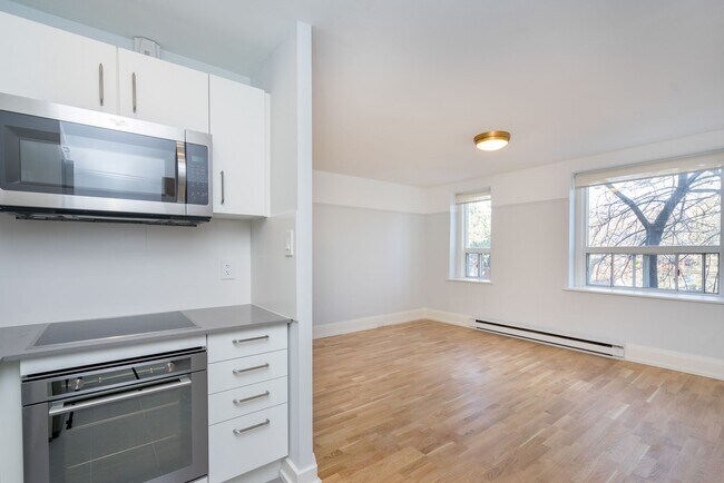 Photo - 110 Oriole Pkwy Unité 202