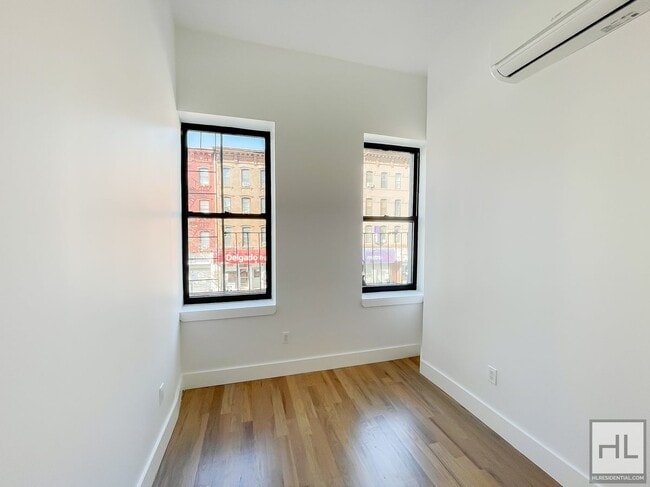 Photo - GRAHAM AVENUE / Prime Williamsburg Locatio... Unit 2L
