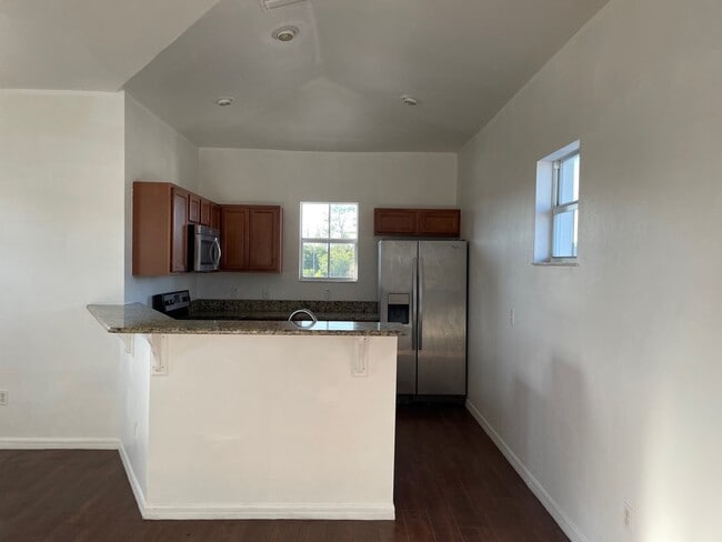 Photo - 505 W Hickpochee Ave