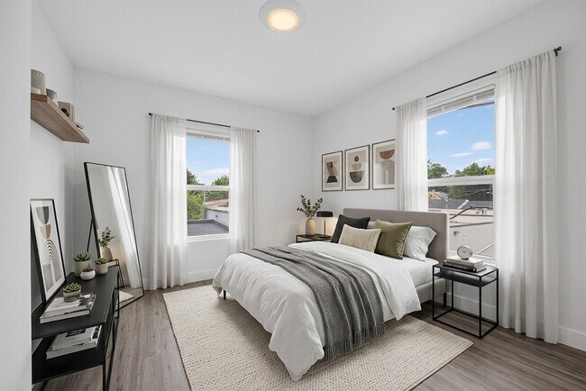 5BR, 2.5BA- 1200SF