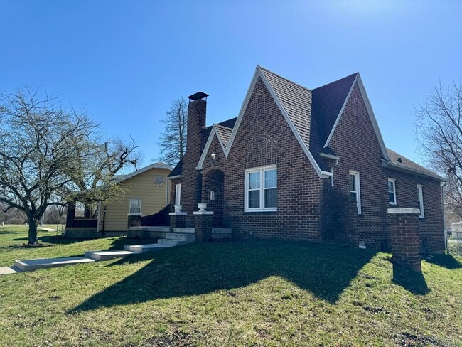 Photo - Charming 2-bedroom, 1-bathroom Storybook Cottage Awaits!