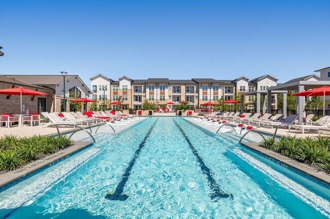 Building Photo - Silos Harvest Green