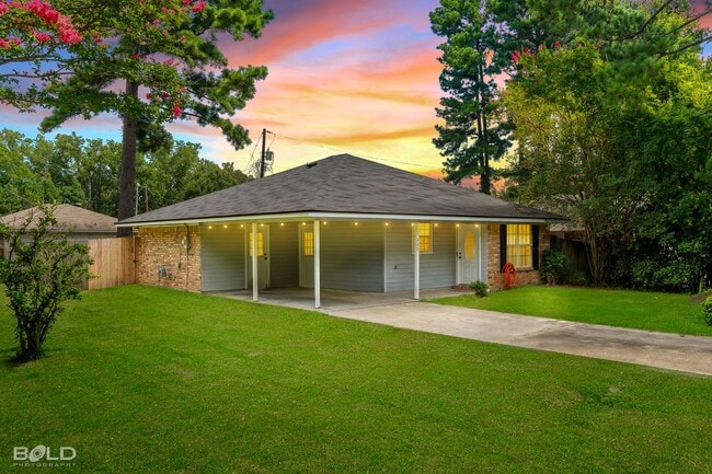 Building Photo - Check out this 3 bed 1 in Haughton Rental