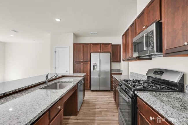 Photo - 228 Park Ln